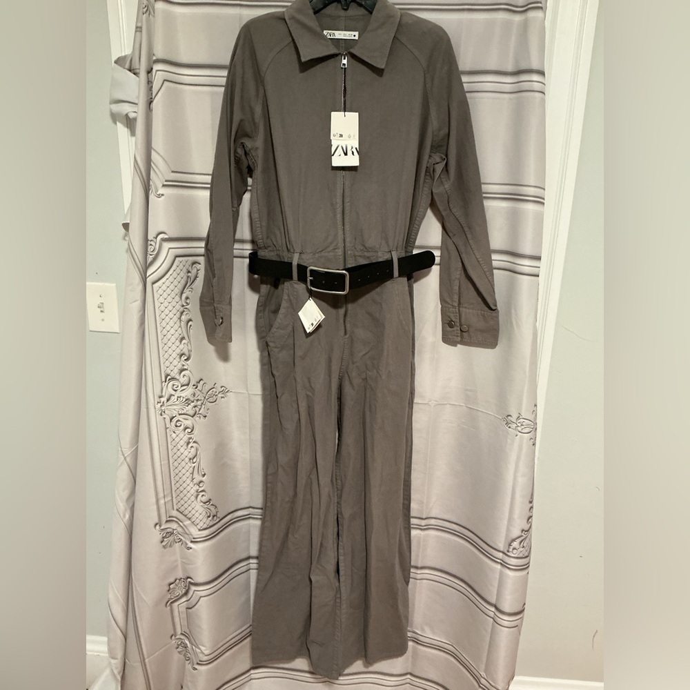 NWT ZARA ZARA LONG BELTED JUMPSUIT
COLLECTION SIZE L
🚨PRICE FIRM NO DISCOUNT - Picture 13 of 13